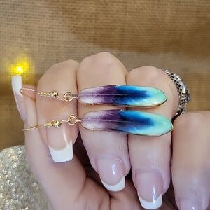 MYSTIC FEATHER CHARM EARRINGS